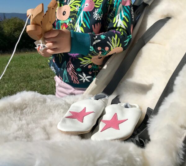 Lammfell-Sitzauflage für Kinderwagen creme - Image 9