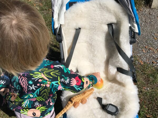 Lammfell-Sitzauflage für Kinderwagen creme - Image 12