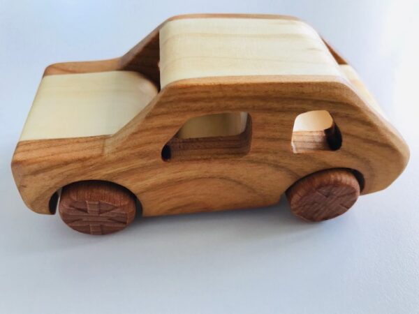 Holzauto