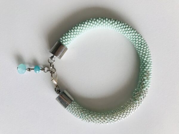 Armband pastel turquoise Perlen