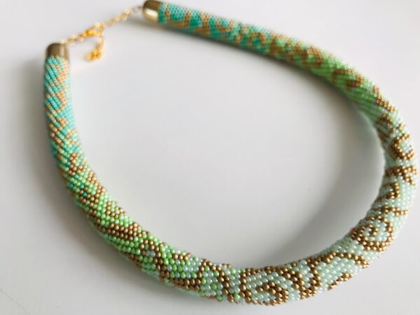 Halsband pastel grün gold Perlen - Image 2