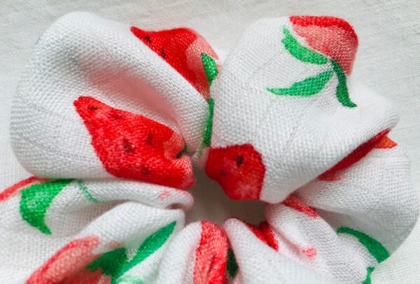Scrunchie Haargummi Erdbeeren - Image 2
