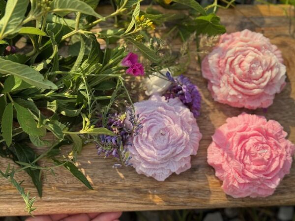 Grosser Cupcake mit Blume - Image 7