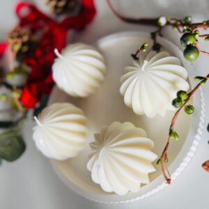 Weihnachtskugel creme