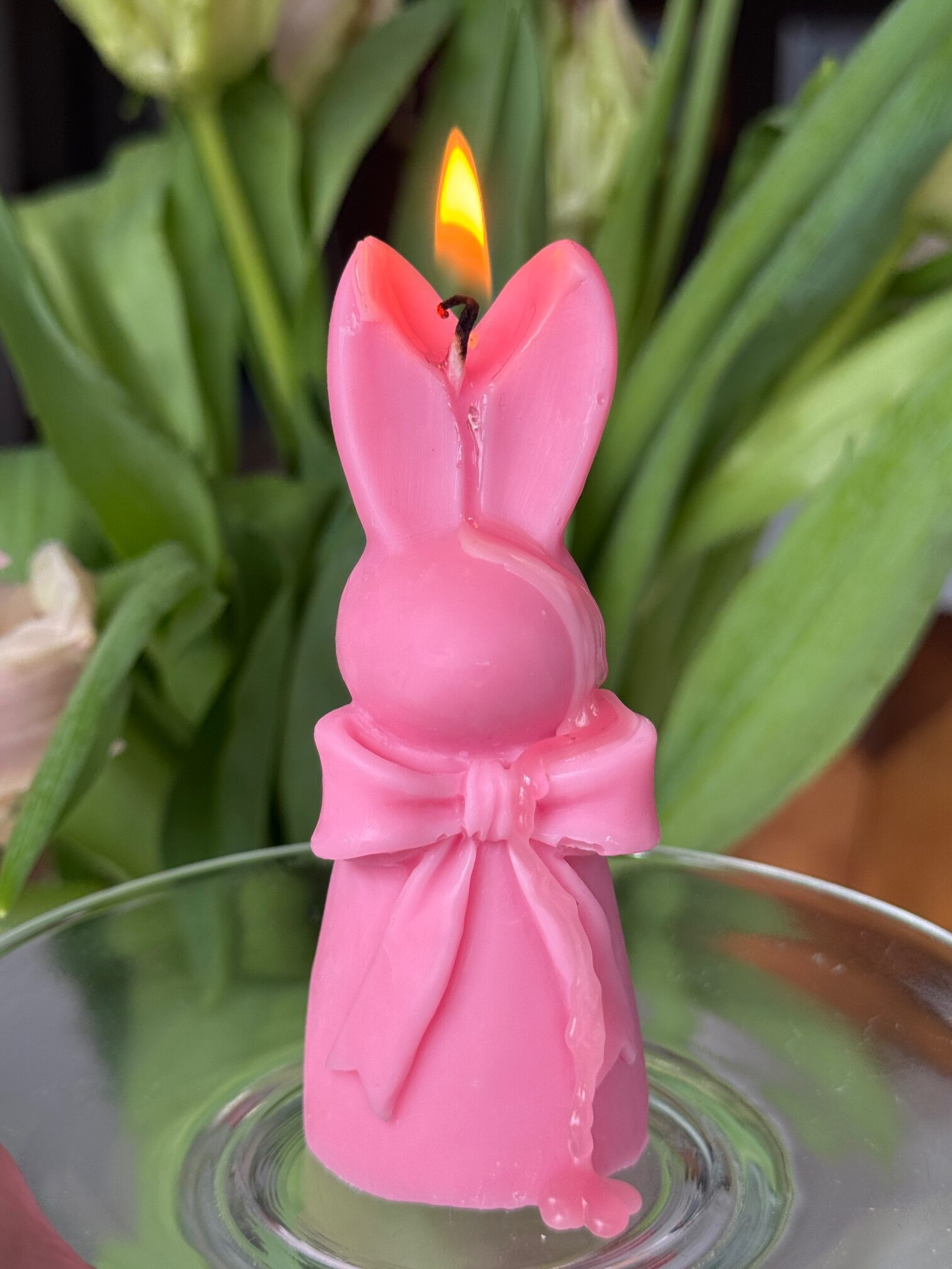 Osterhase mit Scheife