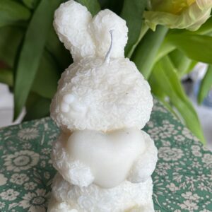 Blumiger Hase mit Herz